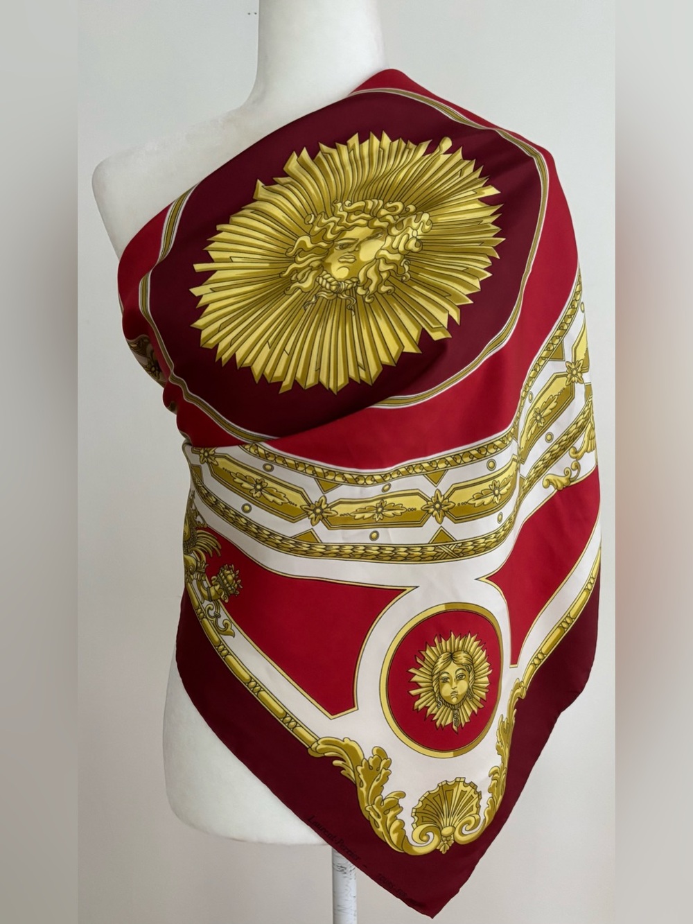 Vintage Henry à la Pensée Pari Laurent-Perrier (Tours-sur-Marne) silk